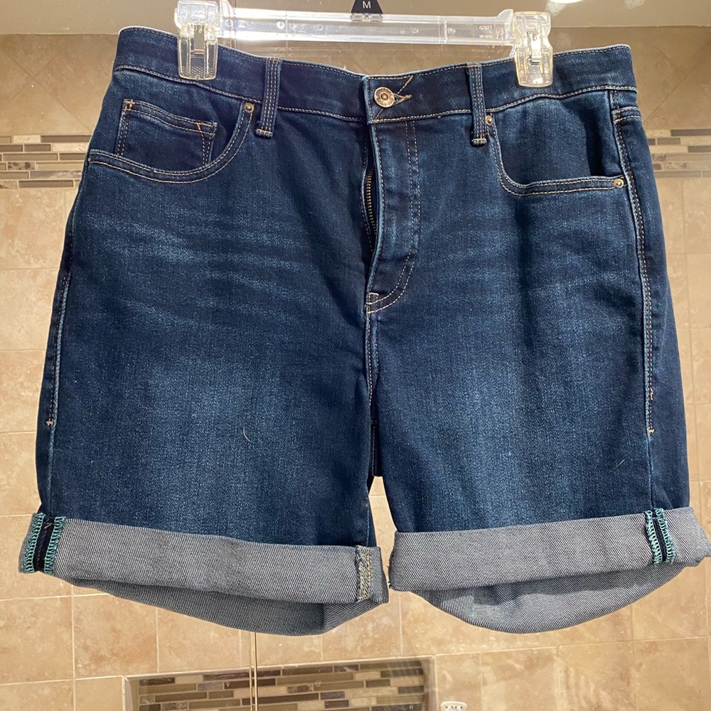 LuLaRoe Boyfriend Denim Shorts Size 30